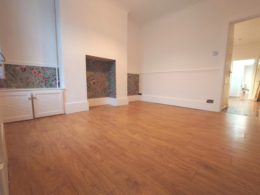 Images for High Street, Silverdale, Newcastle EAID:49b9316610c762073834153eee719ae7 BID:1