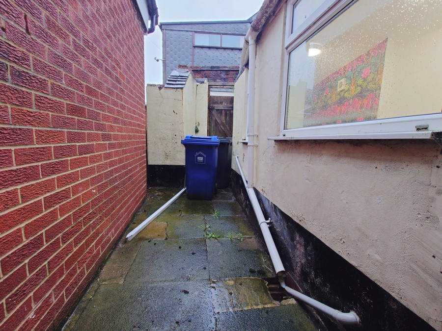 Images for High Street, Silverdale, Newcastle EAID:49b9316610c762073834153eee719ae7 BID:1