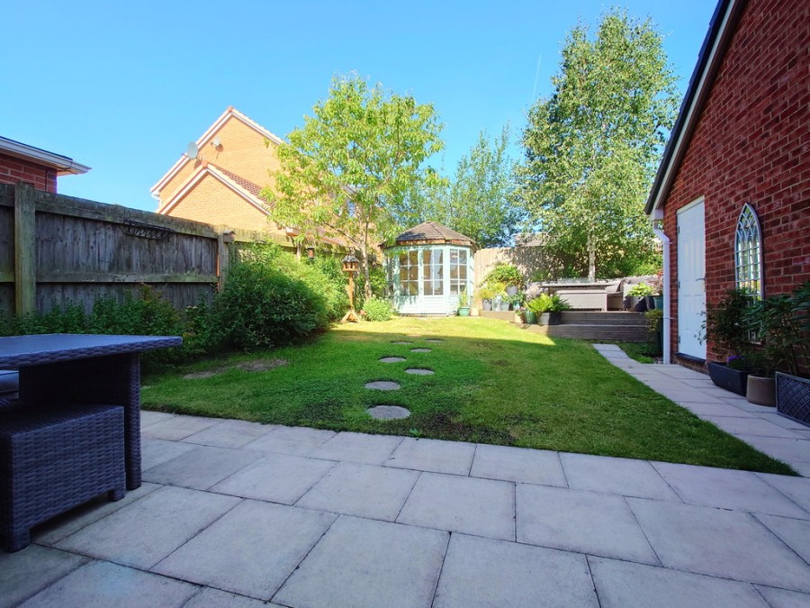 Images for Sutton Avenue, Silverdale, Newcastle EAID:49b9316610c762073834153eee719ae7 BID:1