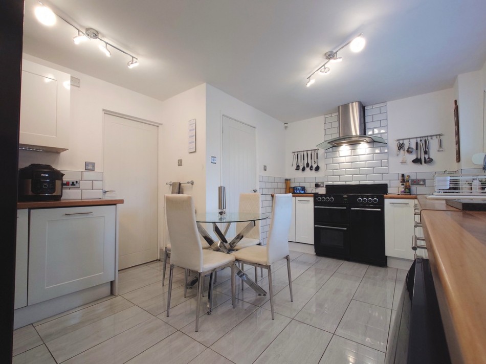 Images for Silverstone Crescent, Packmoor, Stoke-on-Trent EAID:49b9316610c762073834153eee719ae7 BID:1