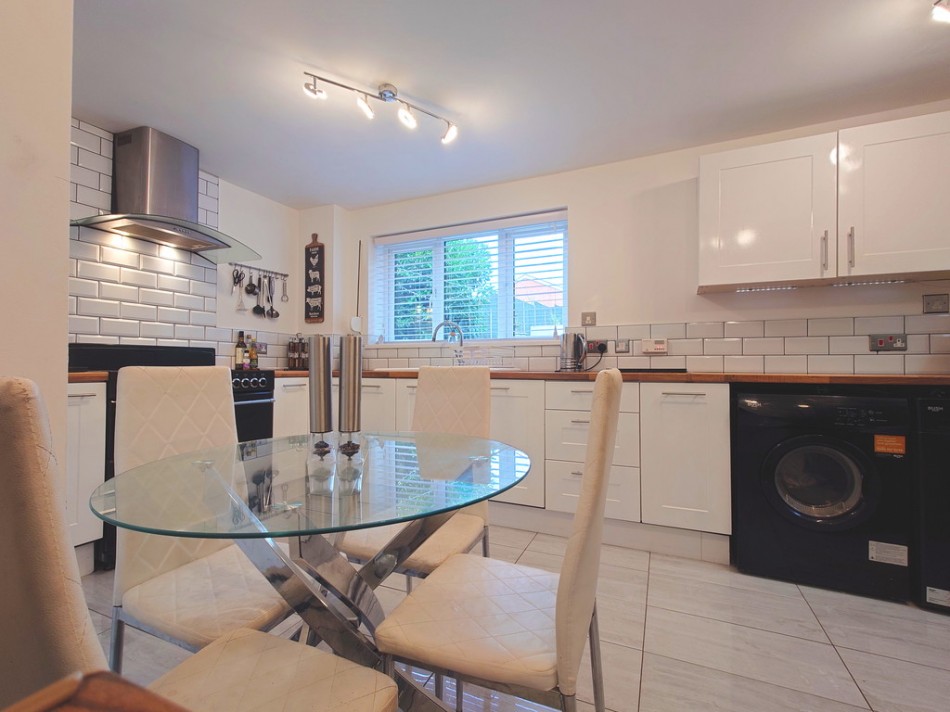 Images for Silverstone Crescent, Packmoor, Stoke-on-Trent EAID:49b9316610c762073834153eee719ae7 BID:1