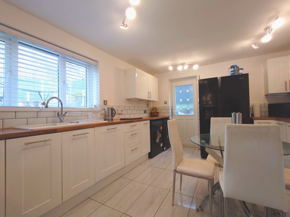 Images for Silverstone Crescent, Packmoor, Stoke-on-Trent EAID:49b9316610c762073834153eee719ae7 BID:1