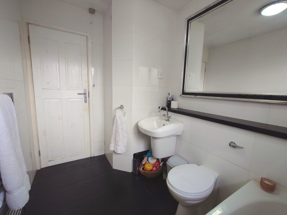 Images for Silverstone Crescent, Packmoor, Stoke-on-Trent EAID:49b9316610c762073834153eee719ae7 BID:1