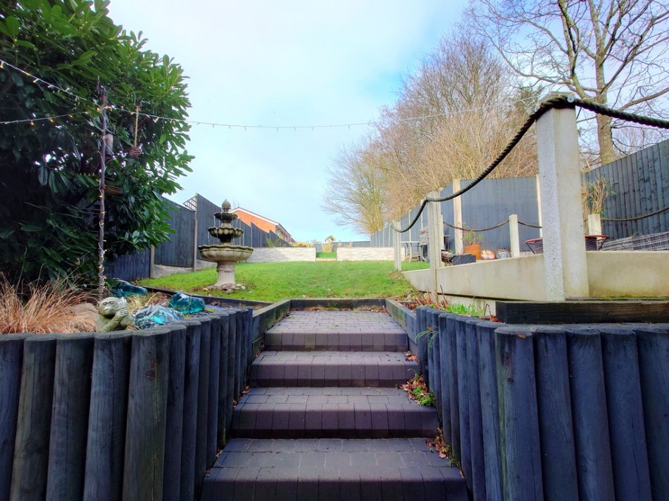 Images for Silverstone Crescent, Packmoor, Stoke-on-Trent EAID:49b9316610c762073834153eee719ae7 BID:1