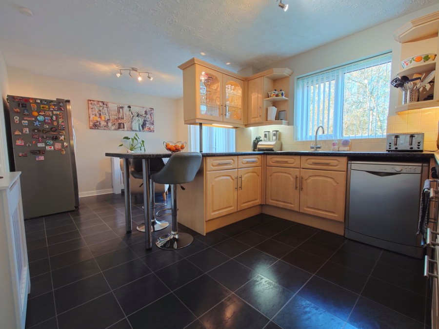 Images for Rossett Grove, Packmoor, Stoke-on-Trent EAID:49b9316610c762073834153eee719ae7 BID:1