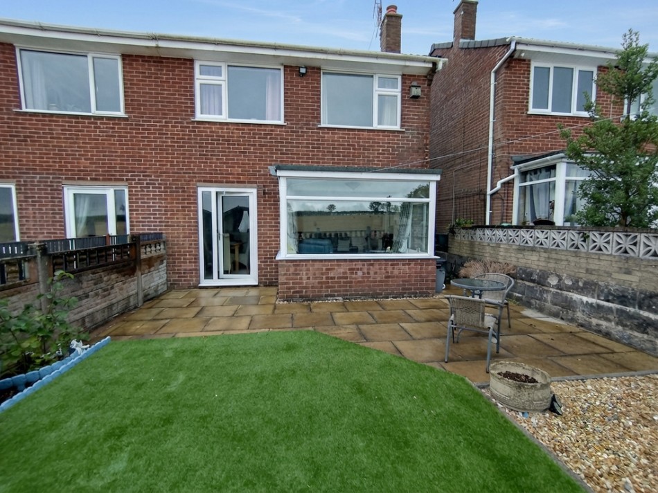 Images for Lordshire Place, Packmoor, Stoke-on-Trent EAID:49b9316610c762073834153eee719ae7 BID:1