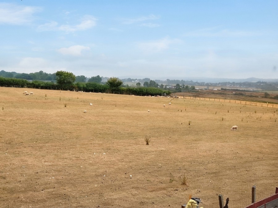 Images for Lordshire Place, Packmoor, Stoke-on-Trent EAID:49b9316610c762073834153eee719ae7 BID:1