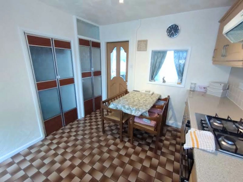Images for Lordshire Place, Packmoor, Stoke-on-Trent EAID:49b9316610c762073834153eee719ae7 BID:1