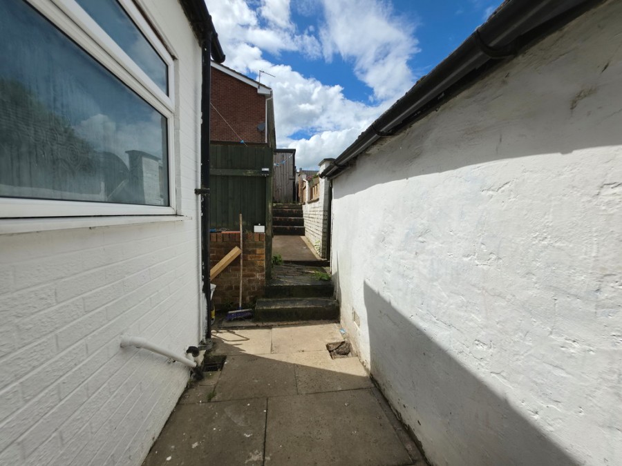 Images for Congleton Road, Talke, Stoke-on-Trent EAID:49b9316610c762073834153eee719ae7 BID:1