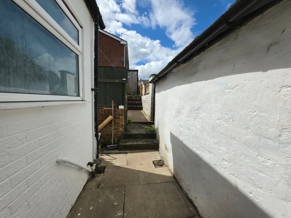 Images for Congleton Road, Talke, Stoke-on-Trent EAID:49b9316610c762073834153eee719ae7 BID:1