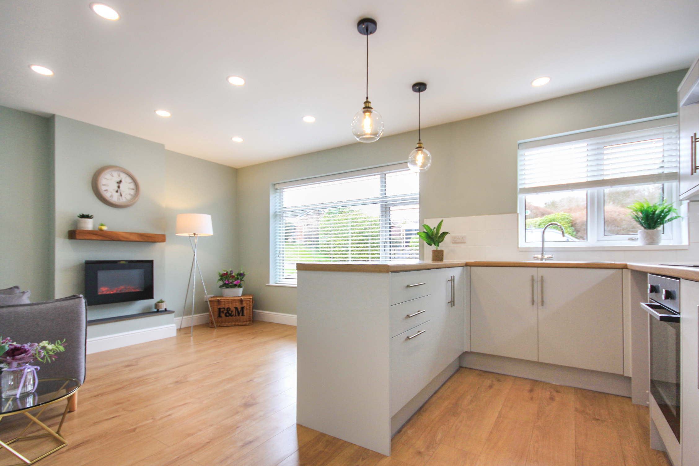 NEW WALKTHROUGH VIRTUAL VIEWING!