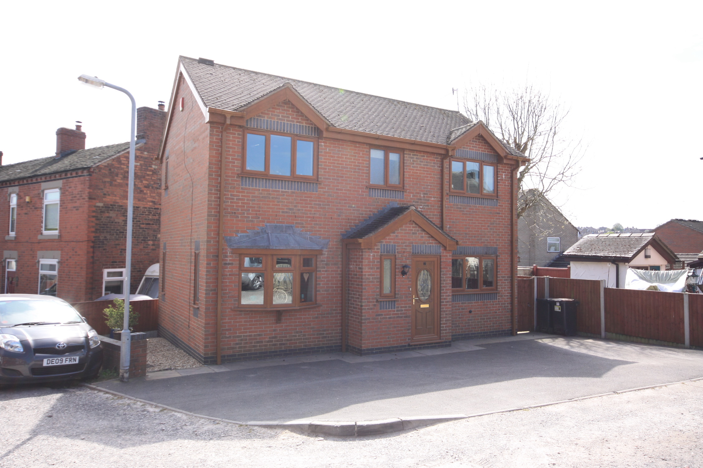 NEW ON THE MARKET IN THE ROOKERY!